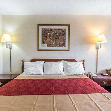 Econo Lodge Calhoun Kültér fotó