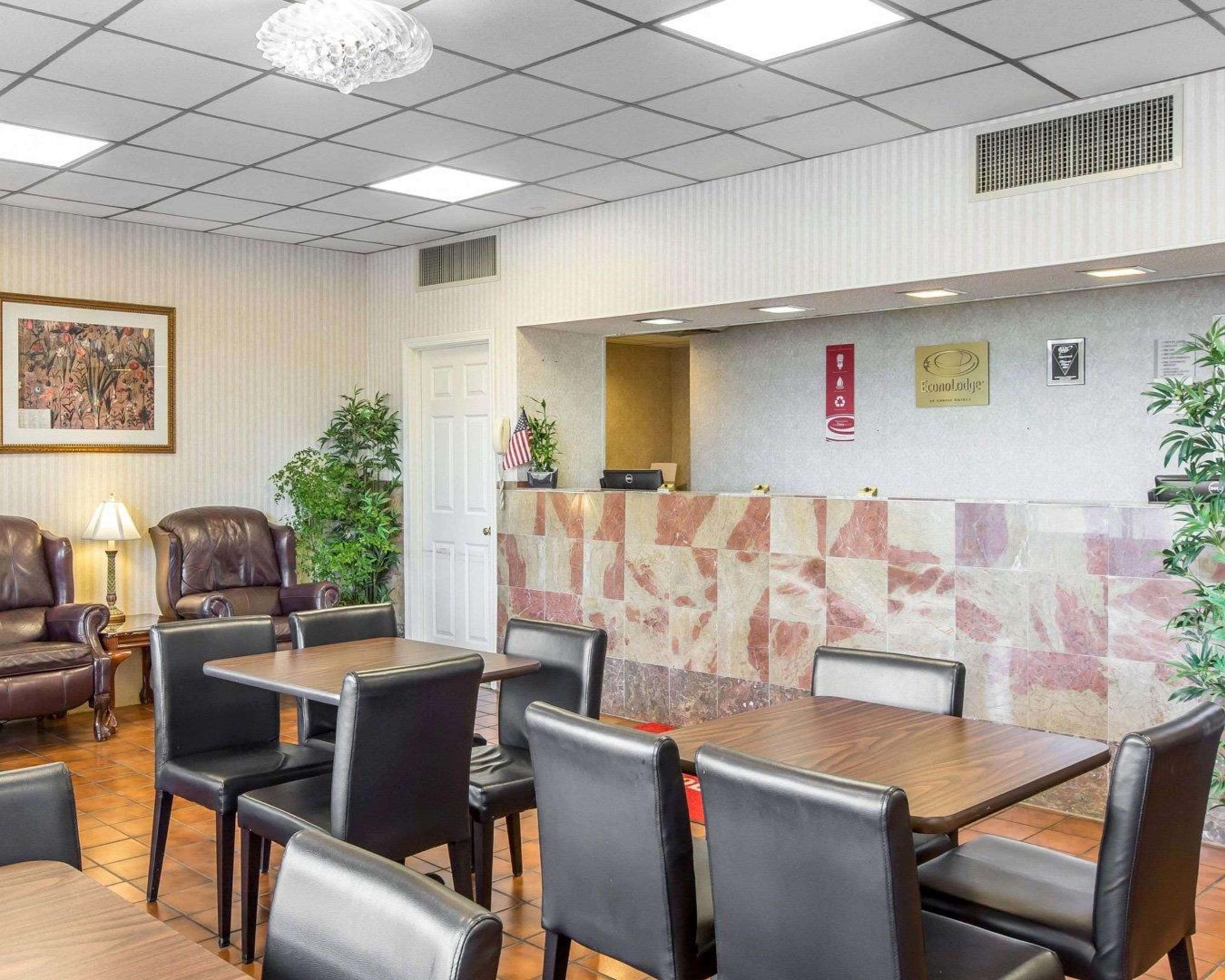 Econo Lodge Calhoun Kültér fotó