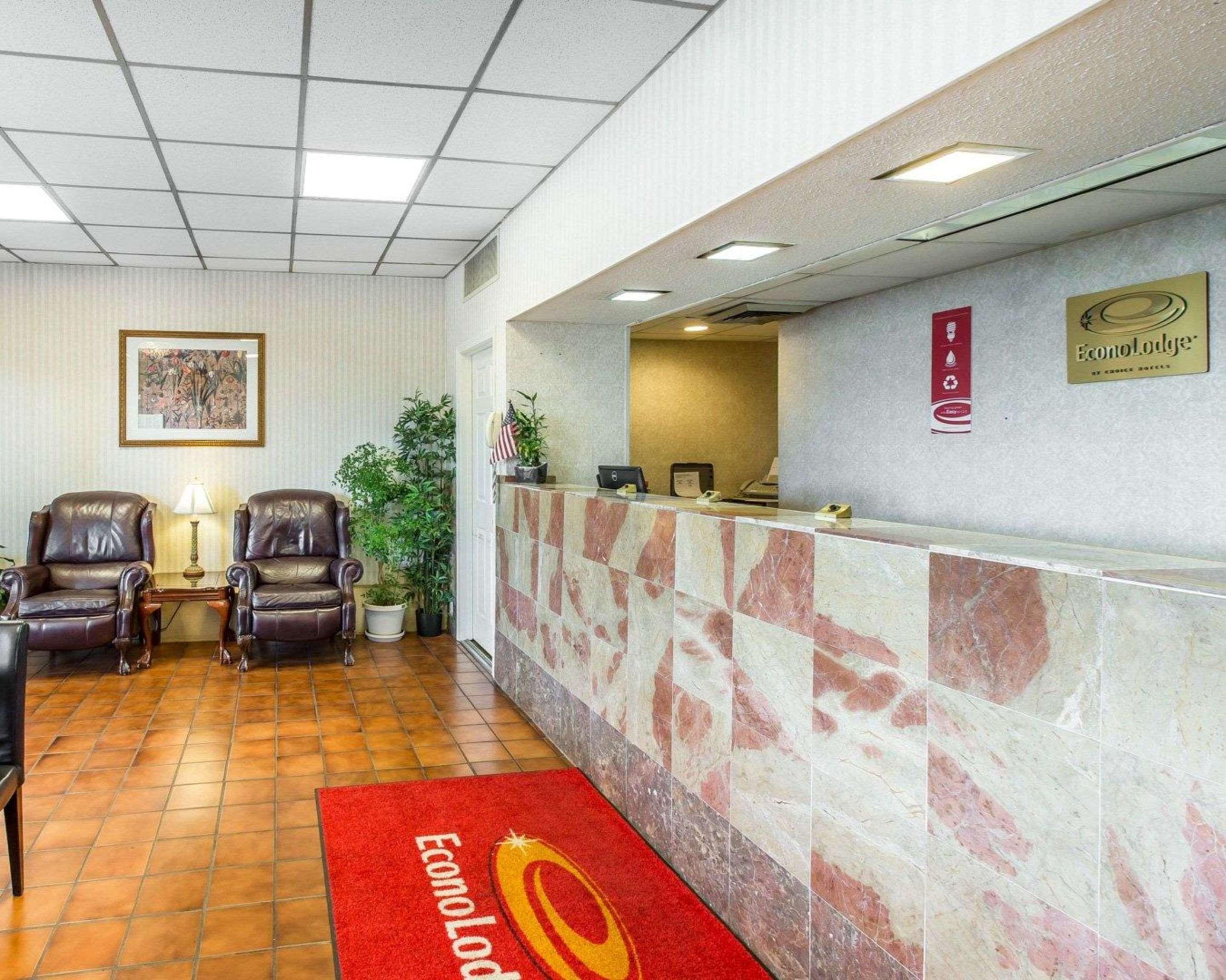Econo Lodge Calhoun Kültér fotó