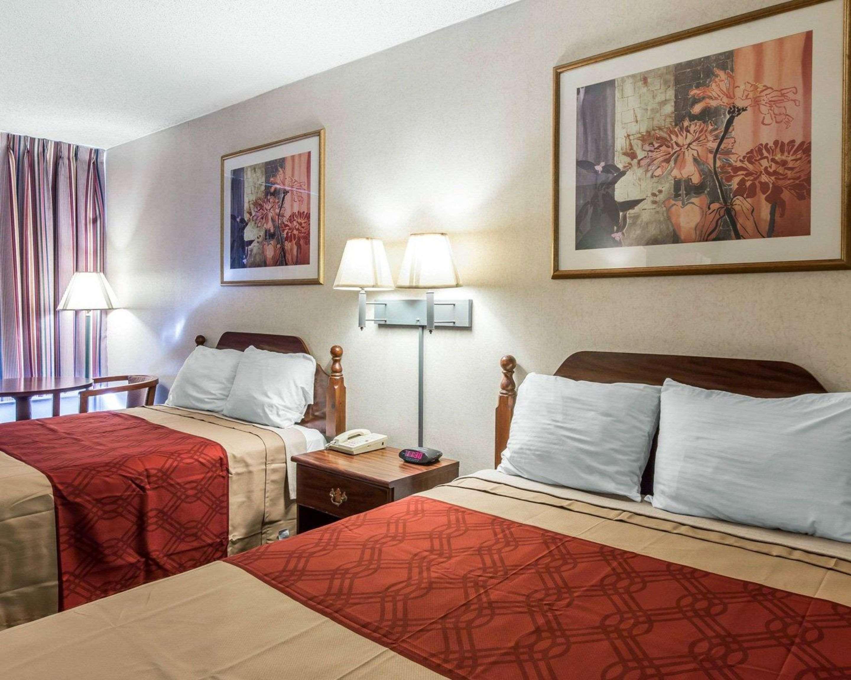 Econo Lodge Calhoun Kültér fotó