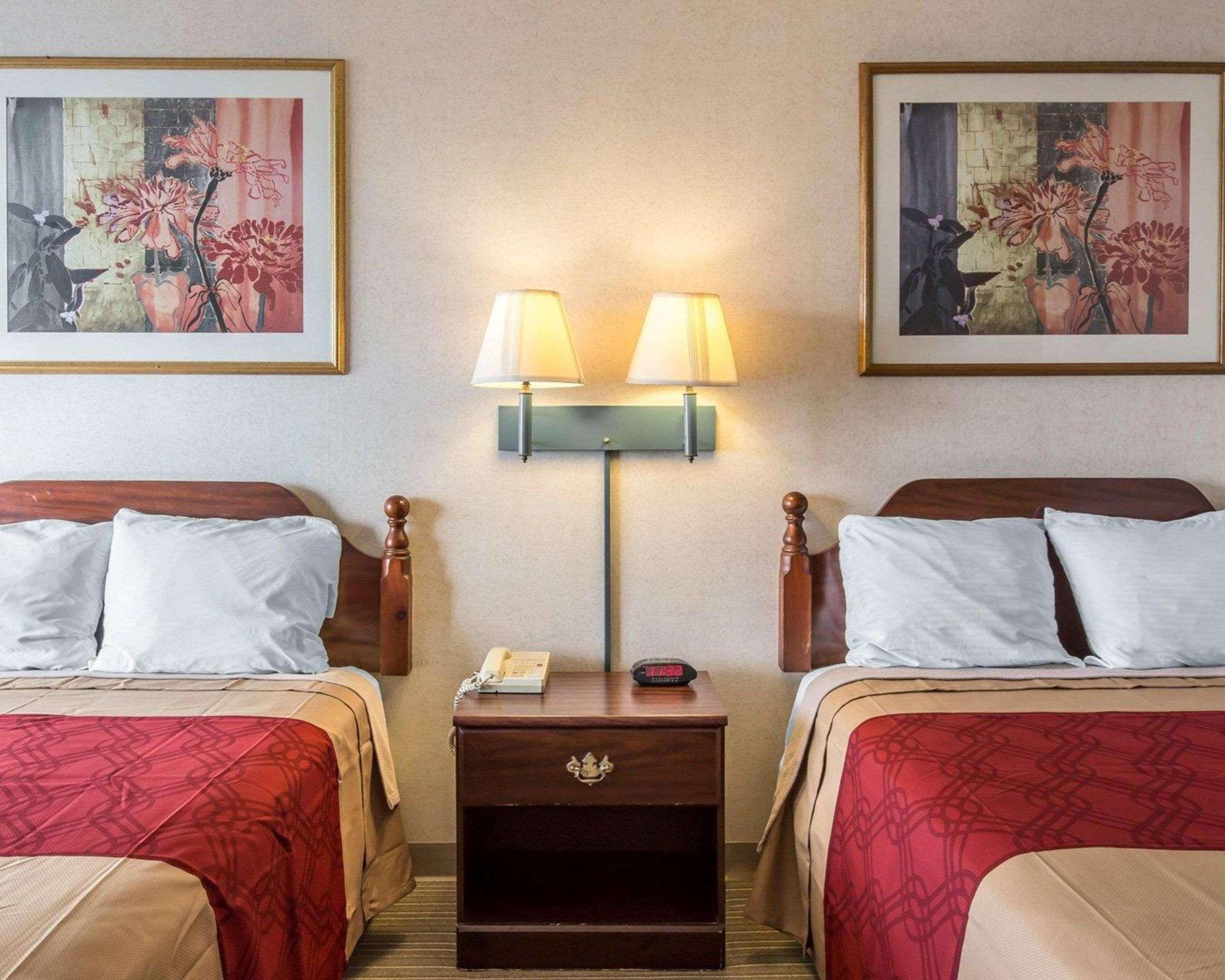 Econo Lodge Calhoun Kültér fotó