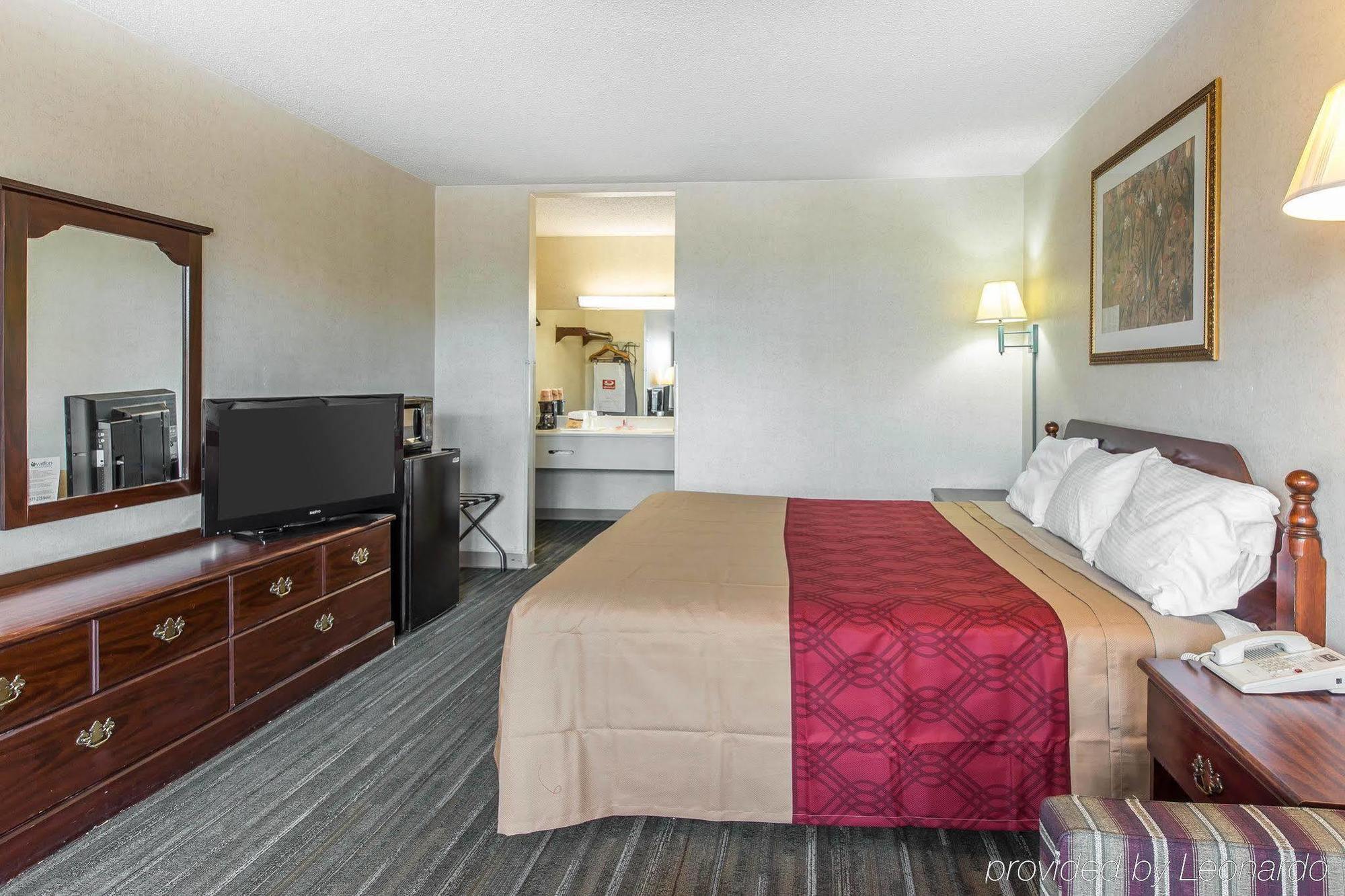 Econo Lodge Calhoun Kültér fotó