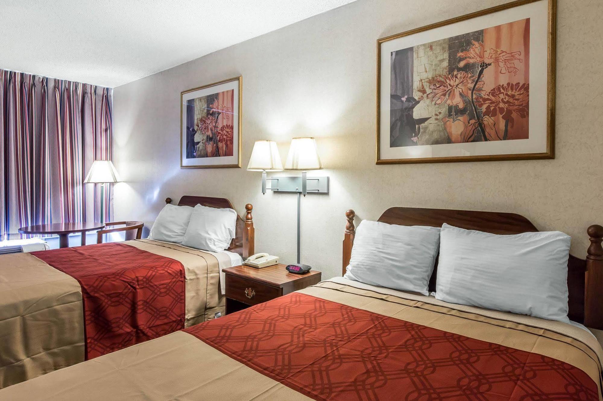 Econo Lodge Calhoun Kültér fotó