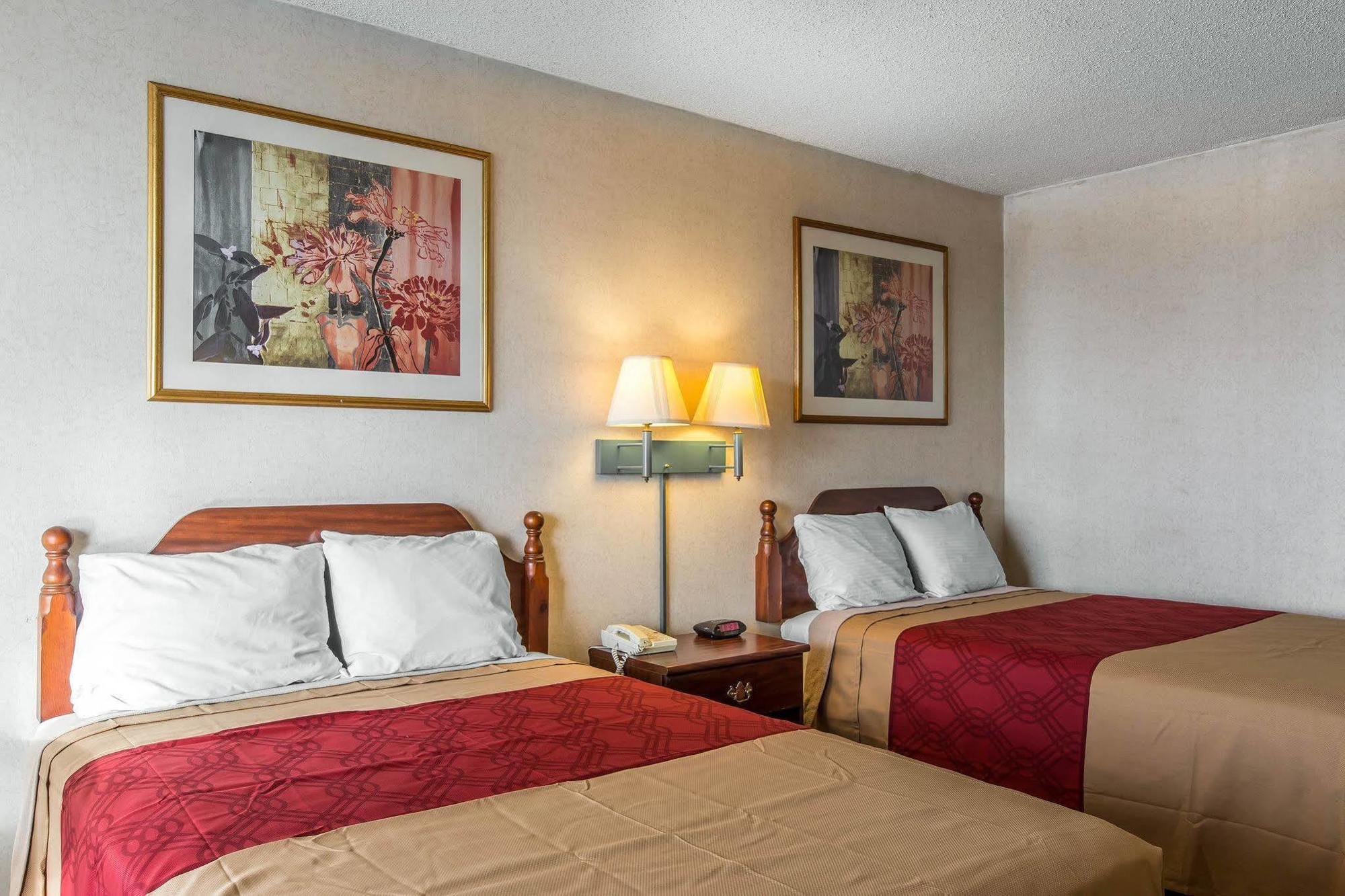 Econo Lodge Calhoun Kültér fotó