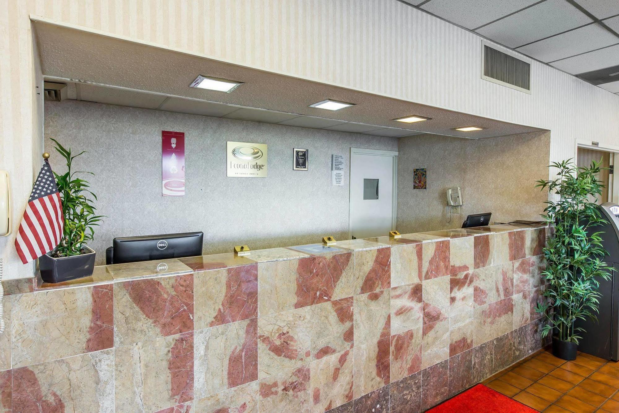 Econo Lodge Calhoun Kültér fotó