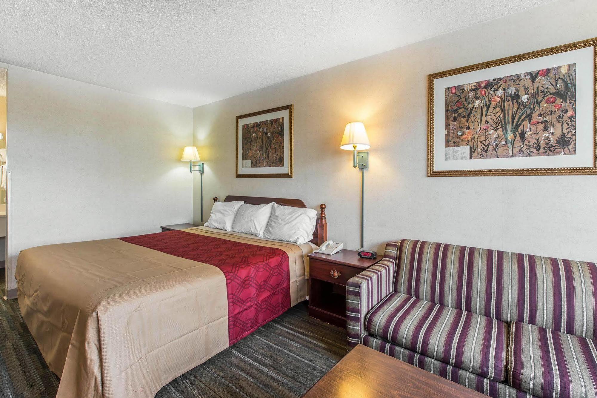 Econo Lodge Calhoun Kültér fotó