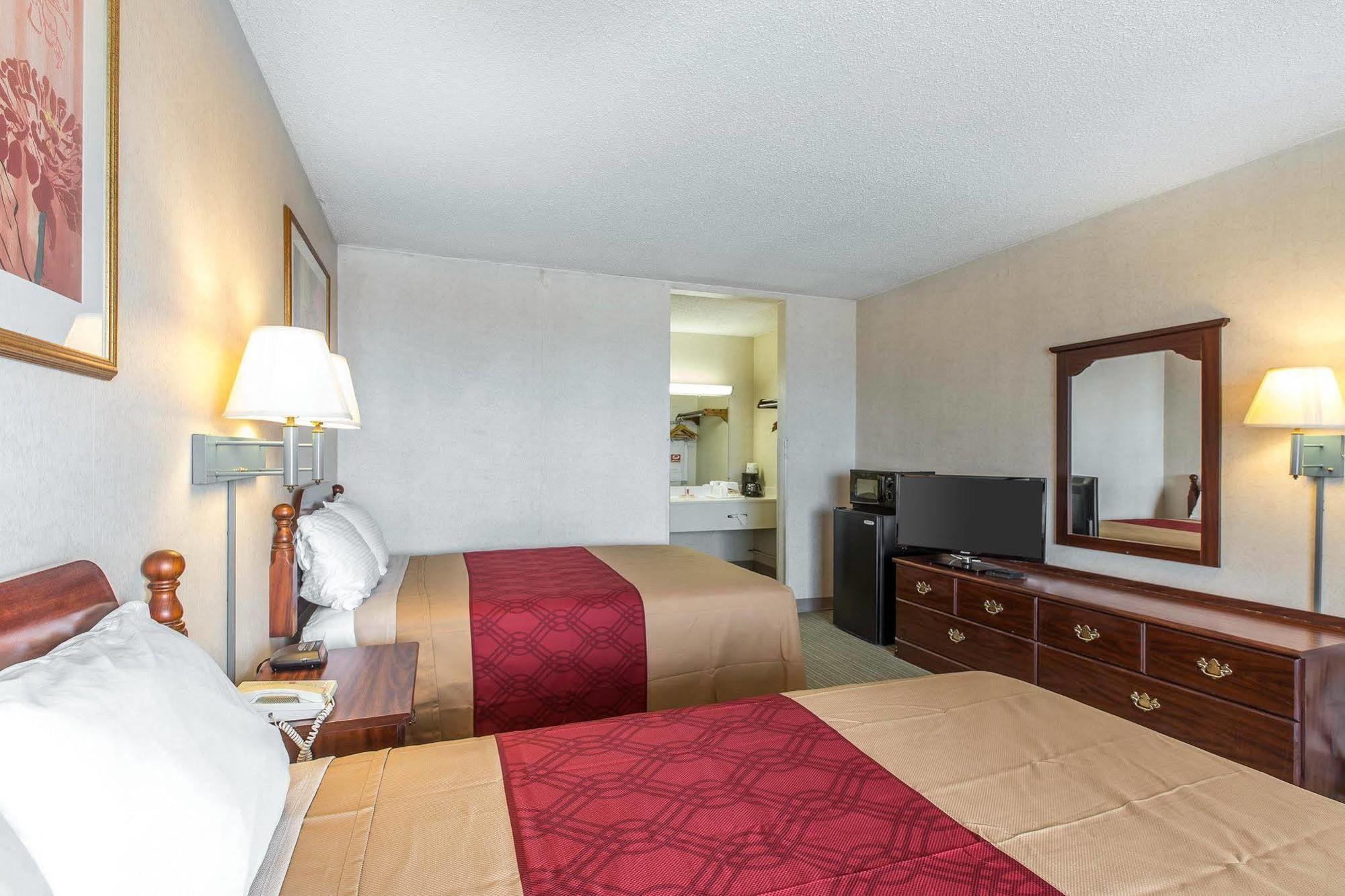 Econo Lodge Calhoun Kültér fotó