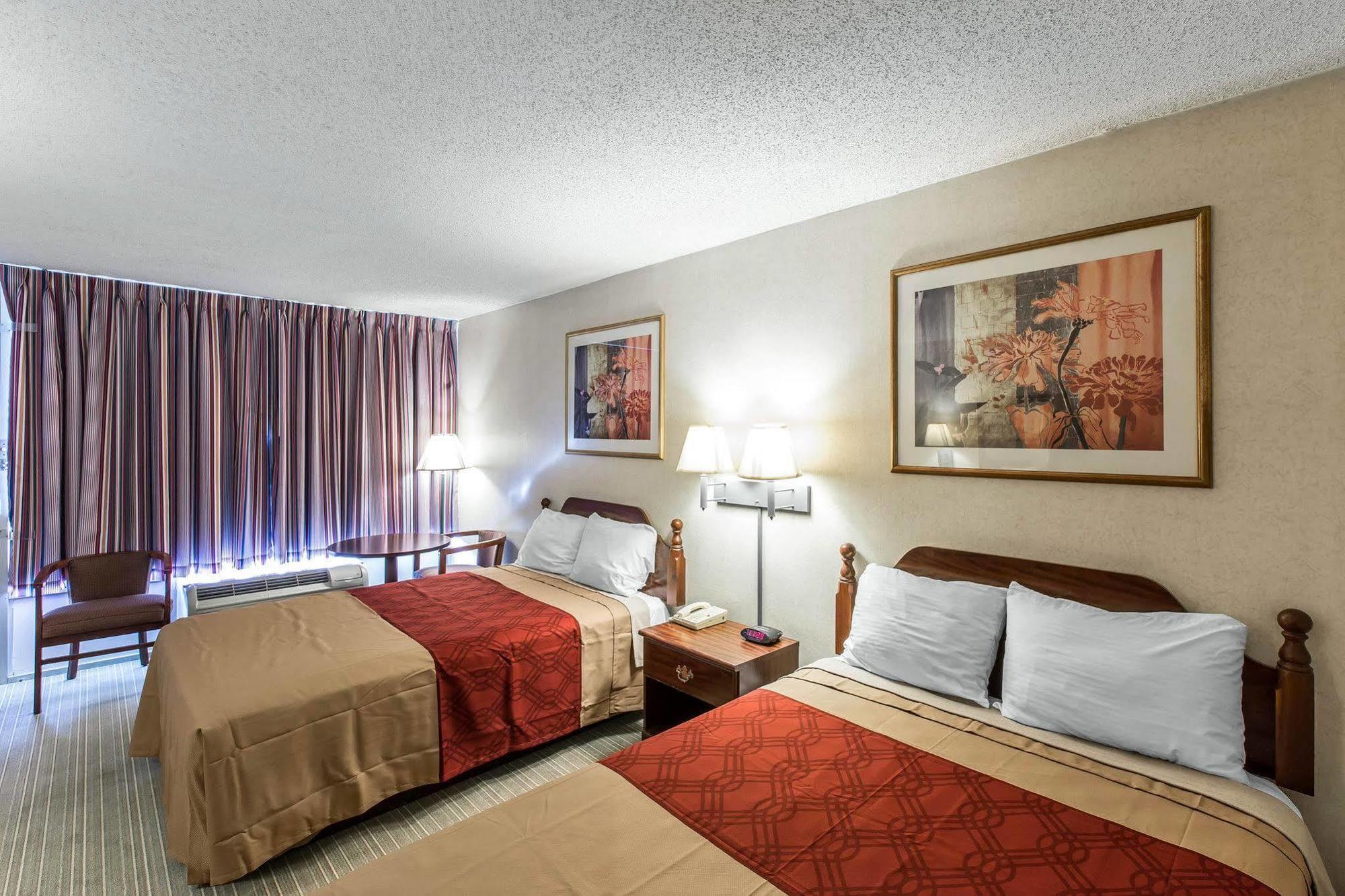 Econo Lodge Calhoun Kültér fotó